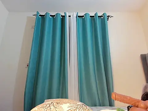 Snapshot of dolly_booty chatting on October 22, 8:19 pm dolly booty online show from October 22, 8:19 pm