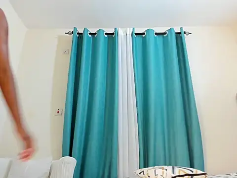 Snapshot of dolly_booty chatting on November 2, 8:39 am dolly booty online show from November 2, 8:39 am