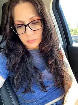 Snapshot of BeautifulMesss chatting on September 19, 5:35 pm BeautifulMesss online show from September 19, 5:35 pm