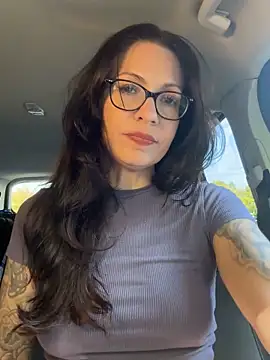 Snapshot of BeautifulMesss chatting on October 7, 3:31 pm BeautifulMesss online show from October 7, 3:31 pm