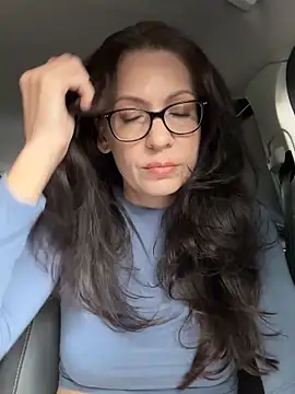 Snapshot of BeautifulMesss chatting on October 19, 3:01 pm BeautifulMesss online show from October 19, 3:01 pm