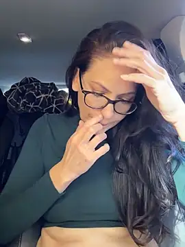 Snapshot of BeautifulMesss chatting on November 7, 4:40 pm BeautifulMesss online show from November 7, 4:40 pm