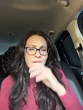 Snapshot of BeautifulMesss chatting on November 9, 3:10 pm BeautifulMesss online show from November 9, 3:10 pm