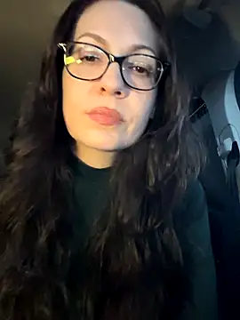 Snapshot of BeautifulMesss chatting on December 14, 4:34 pm BeautifulMesss online show from December 14, 4:34 pm