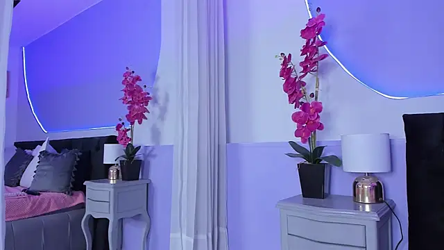 Julieta Cortes   online show from January 23, 2:50 pm