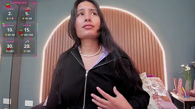 NayeCloud online show from October 4, 11:47 pm