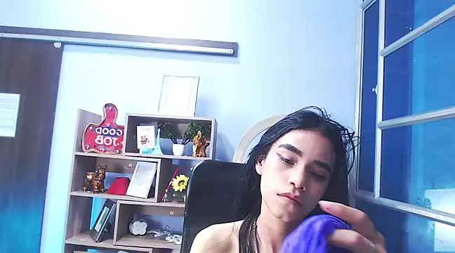 Jasmin Skinny online show from March 22, 6:00 am