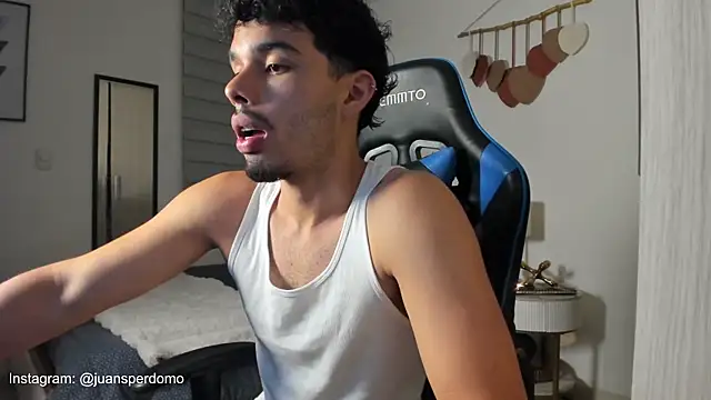 mateoleonee online show from March 16, 1:07 am