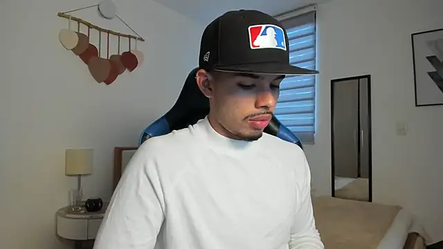 mateoleonee online show from September 22, 6:43 pm