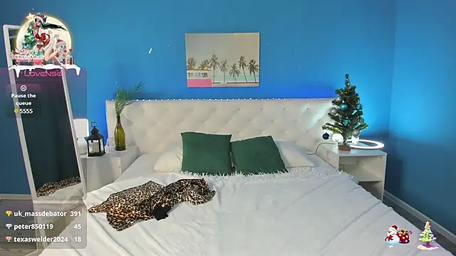 Snapshot of Hellen_Moore chatting on December 27, 3:53 am Hellen Moore online show from December 27, 3:53 am