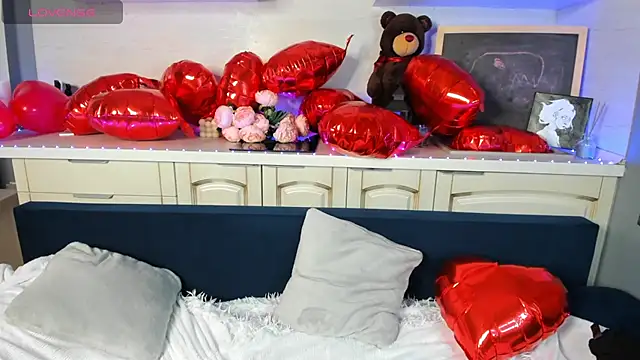 Snapshot of Hellen_Moore chatting on February 10, 7:15 am Hellen Moore online show from February 10, 7:15 am