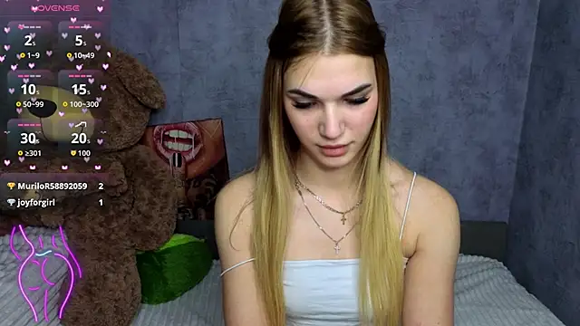 Snapshot of Hellen_Moore chatting on October 28, 12:47 am Hellen Moore online show from October 28, 12:47 am