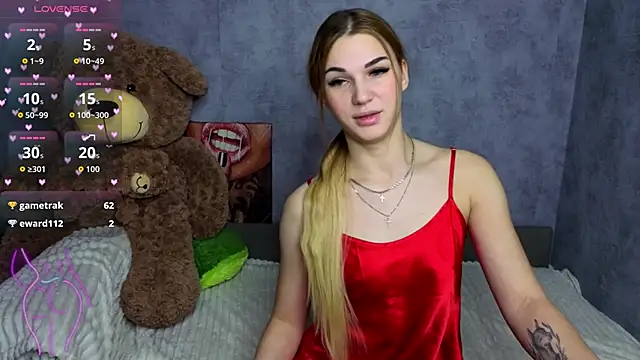 Snapshot of Hellen_Moore chatting on November 18, 12:05 am Hellen Moore online show from November 18, 12:05 am