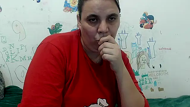 Snapshot of VixenBya chatting on January 18, 1:29 pm VixenBya online show from January 18, 1:29 pm