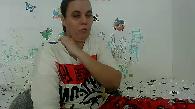 Snapshot of VixenBya chatting on February 9, 12:19 pm VixenBya online show from February 9, 12:19 pm