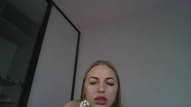 Kristina diamond online show from January 3, 1:47 pm