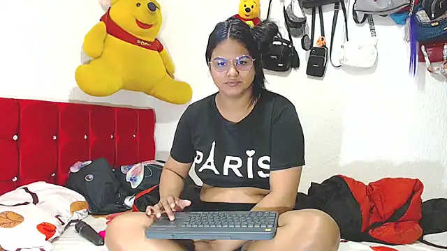 SweetAlmaa online show from January 22, 9:46 am