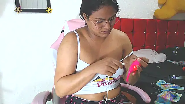 SweetAlmaa online show from January 27, 9:34 am