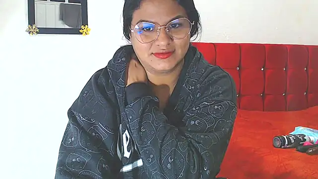 SweetAlmaa online show from January 31, 9:48 am