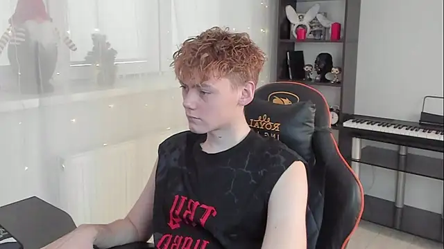 Snapshot of Keytaro chatting on February 1, 1:41 pm Keytaro online show from February 1, 1:41 pm