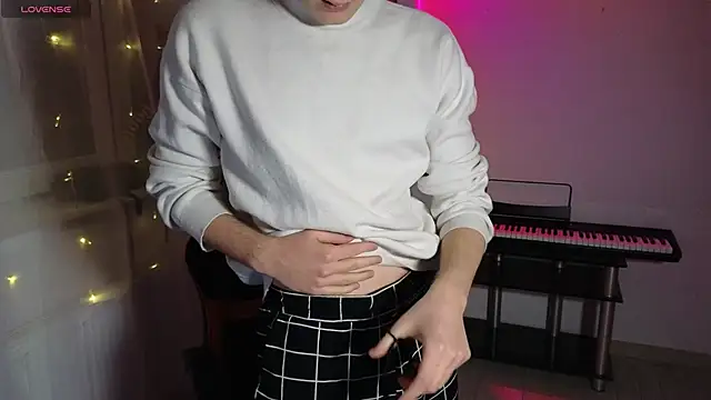 Snapshot of Keytaro chatting on March 6, 7:43 pm Keytaro online show from March 6, 7:43 pm