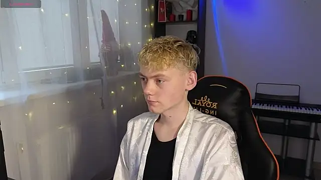 Snapshot of Keytaro chatting on March 19, 2:57 pm Keytaro online show from March 19, 2:57 pm