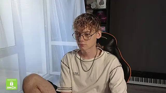 Snapshot of Keytaro chatting on September 9, 12:48 pm Keytaro online show from September 9, 12:48 pm