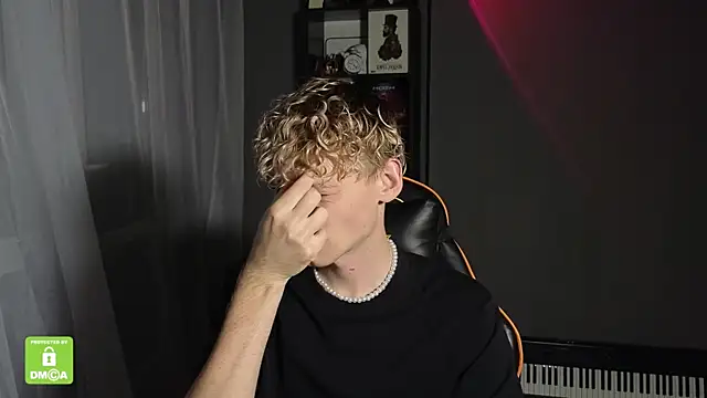 Snapshot of Keytaro chatting on September 12, 11:37 pm Keytaro online show from September 12, 11:37 pm