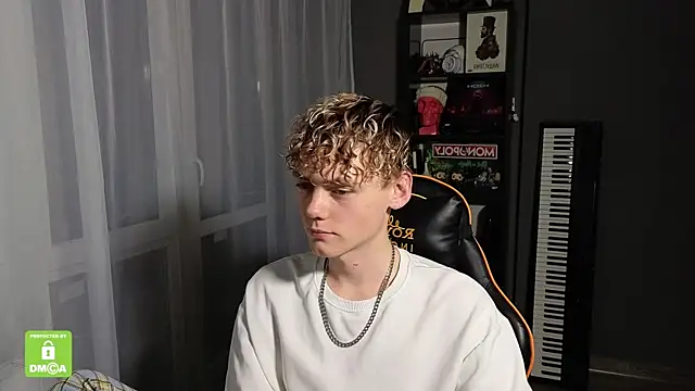 Snapshot of Keytaro chatting on September 18, 7:27 pm Keytaro online show from September 18, 7:27 pm