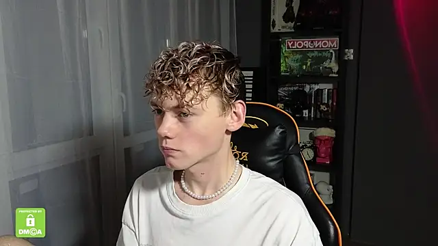 Snapshot of Keytaro chatting on October 4, 10:30 pm Keytaro online show from October 4, 10:30 pm