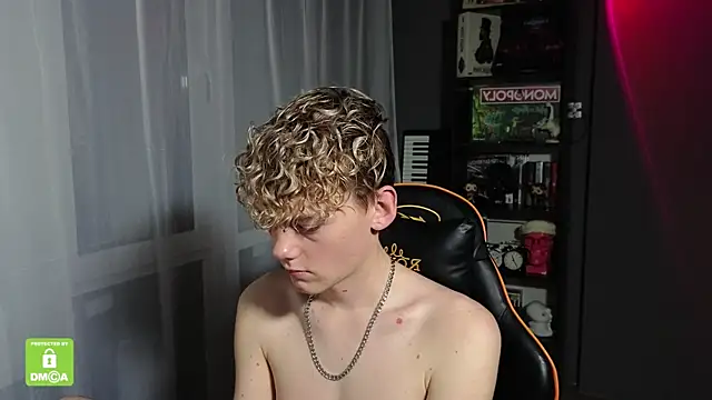 Snapshot of Keytaro chatting on October 6, 1:47 am Keytaro online show from October 6, 1:47 am