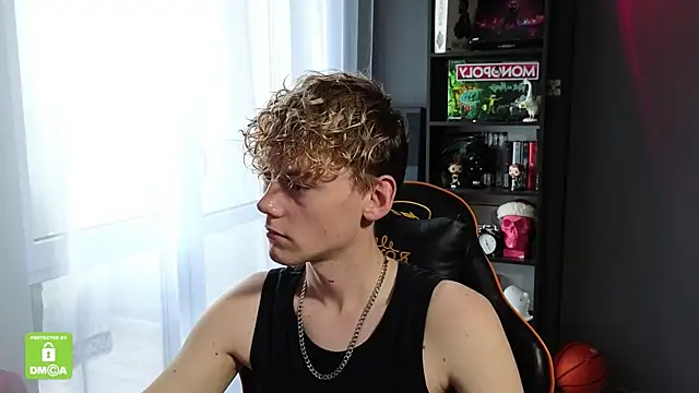 Snapshot of Keytaro chatting on October 11, 11:09 am Keytaro online show from October 11, 11:09 am