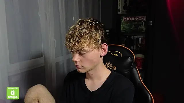 Snapshot of Keytaro chatting on October 12, 8:08 pm Keytaro online show from October 12, 8:08 pm