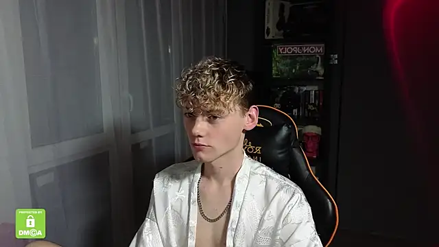 Snapshot of Keytaro chatting on October 16, 12:55 am Keytaro online show from October 16, 12:55 am