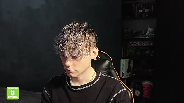 Snapshot of Keytaro chatting on November 23, 1:55 pm Keytaro online show from November 23, 1:55 pm