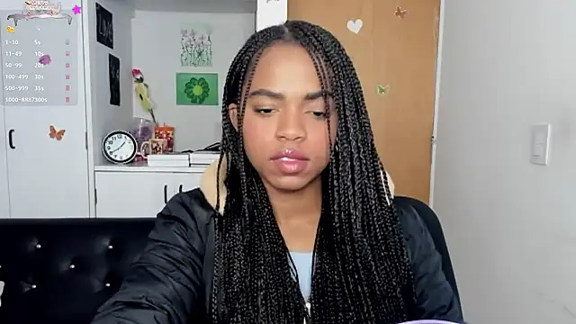 Snapshot of Marce_22 chatting on December 2, 6:41 am Marce 22 online show from December 2, 6:41 am