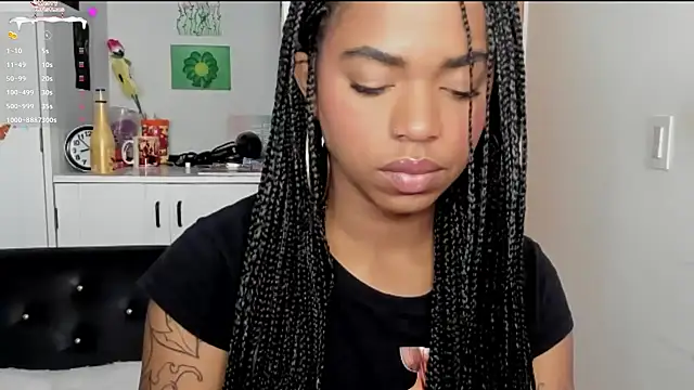 Snapshot of Marce_22 chatting on December 3, 1:54 pm Marce 22 online show from December 3, 1:54 pm