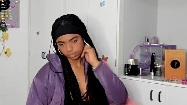 Snapshot of Marce_22 chatting on February 10, 5:25 am Marce 22 online show from February 10, 5:25 am