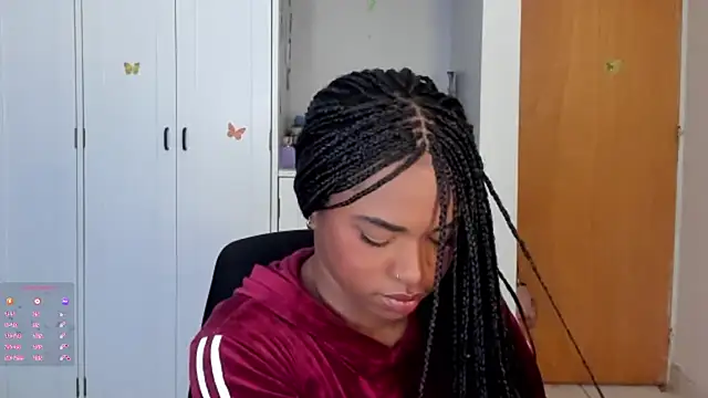 Snapshot of Marce_22 chatting on September 18, 9:50 pm Marce 22 online show from September 18, 9:50 pm