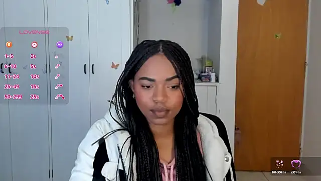 Snapshot of Marce_22 chatting on September 24, 3:43 am Marce 22 online show from September 24, 3:43 am