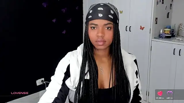 Snapshot of Marce_22 chatting on October 5, 9:56 pm Marce 22 online show from October 5, 9:56 pm