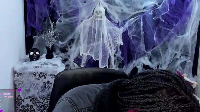 Snapshot of Marce_22 chatting on October 16, 4:46 am Marce 22 online show from October 16, 4:46 am