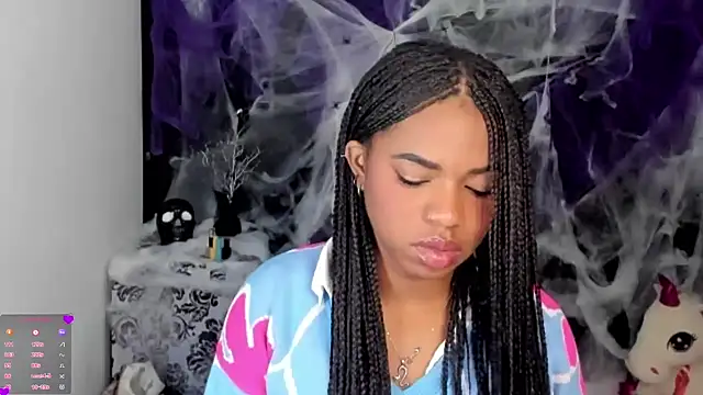 Snapshot of Marce_22 chatting on October 19, 10:21 pm Marce 22 online show from October 19, 10:21 pm