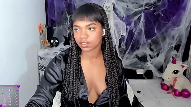 Snapshot of Marce_22 chatting on November 2, 9:17 pm Marce 22 online show from November 2, 9:17 pm