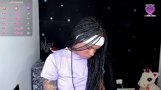 Snapshot of Marce_22 chatting on December 4, 8:17 pm Marce 22 online show from December 4, 8:17 pm