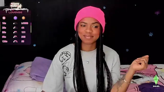 Snapshot of Marce_22 chatting on December 13, 7:53 pm Marce 22 online show from December 13, 7:53 pm