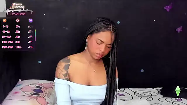 Snapshot of Marce_22 chatting on December 15, 6:23 pm Marce 22 online show from December 15, 6:23 pm