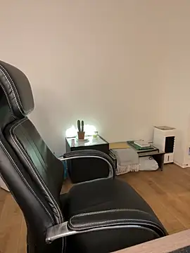 Snapshot of Fancy-Francy chatting on December 12, 6:31 pm Fancy-Francy online show from December 12, 6:31 pm