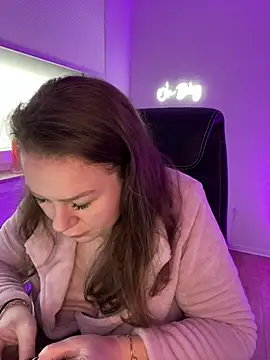 Snapshot of Fancy-Francy chatting on February 20, 7:12 am Fancy-Francy online show from February 20, 7:12 am