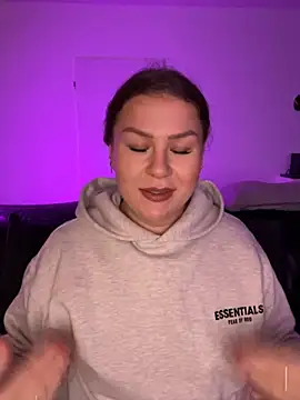 Snapshot of Fancy-Francy chatting on November 26, 6:42 pm Fancy-Francy online show from November 26, 6:42 pm